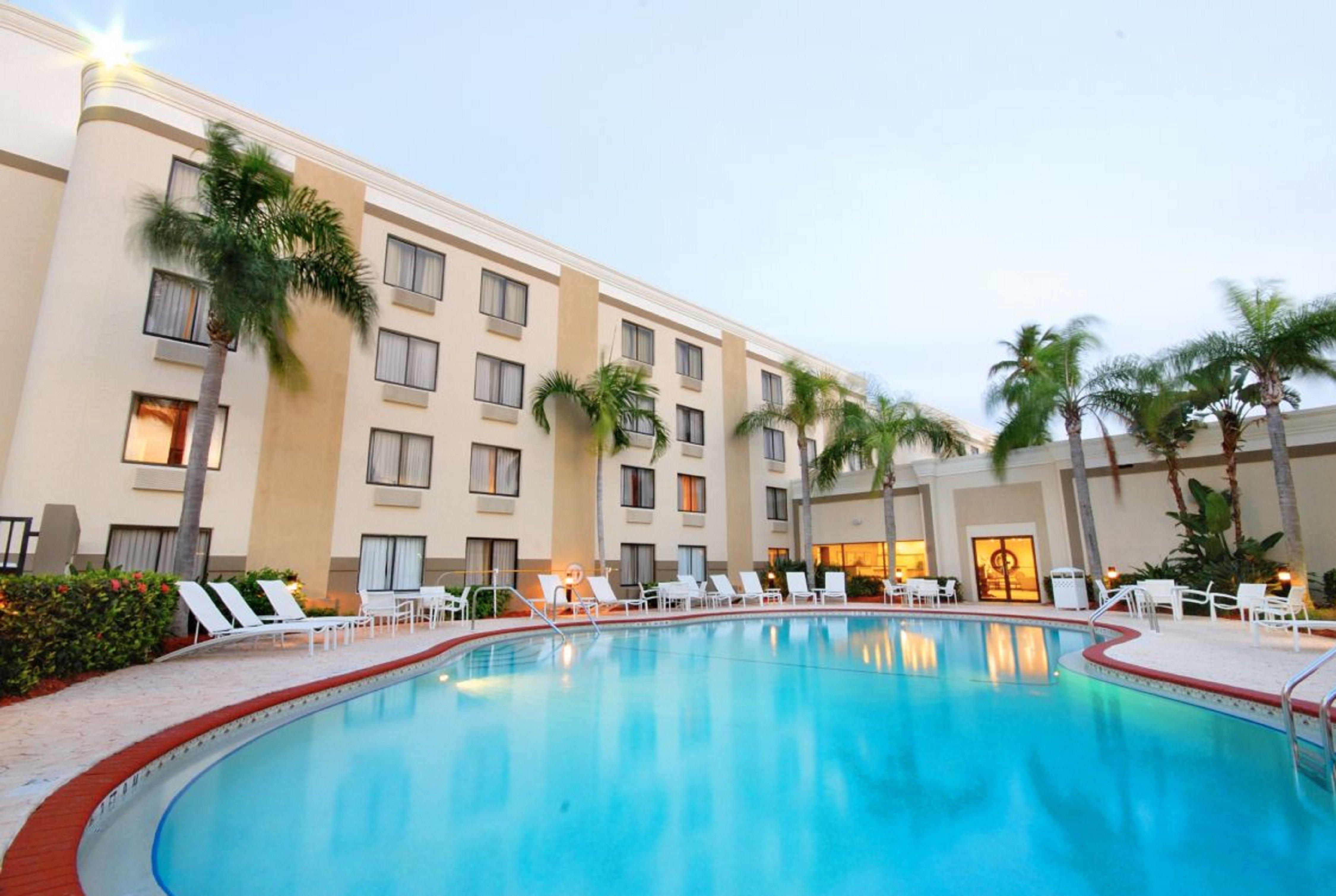 Holiday Inn - Fort Myers - Downtown Area By Ihg Bagian luar foto