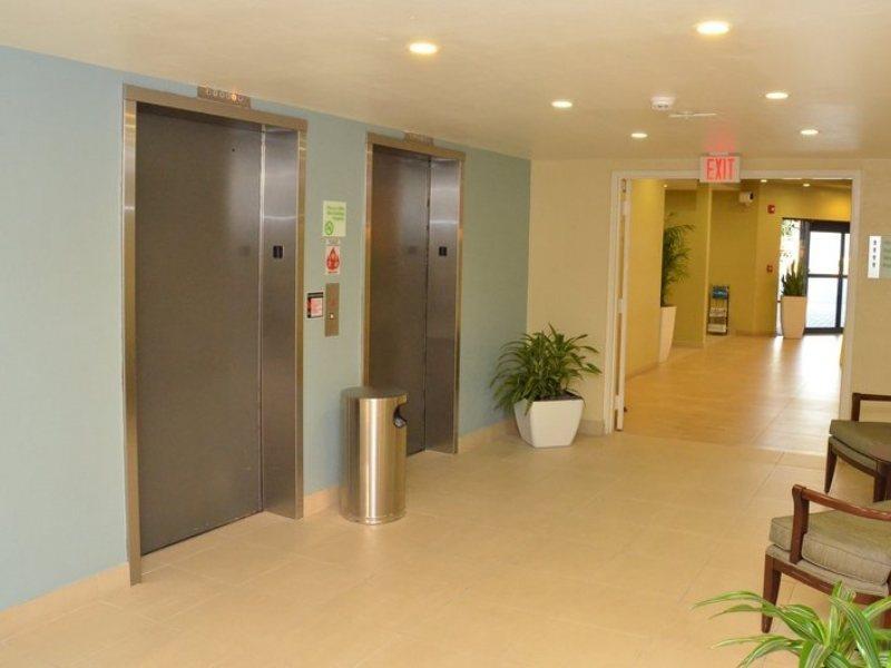 Holiday Inn - Fort Myers - Downtown Area By Ihg Bagian luar foto