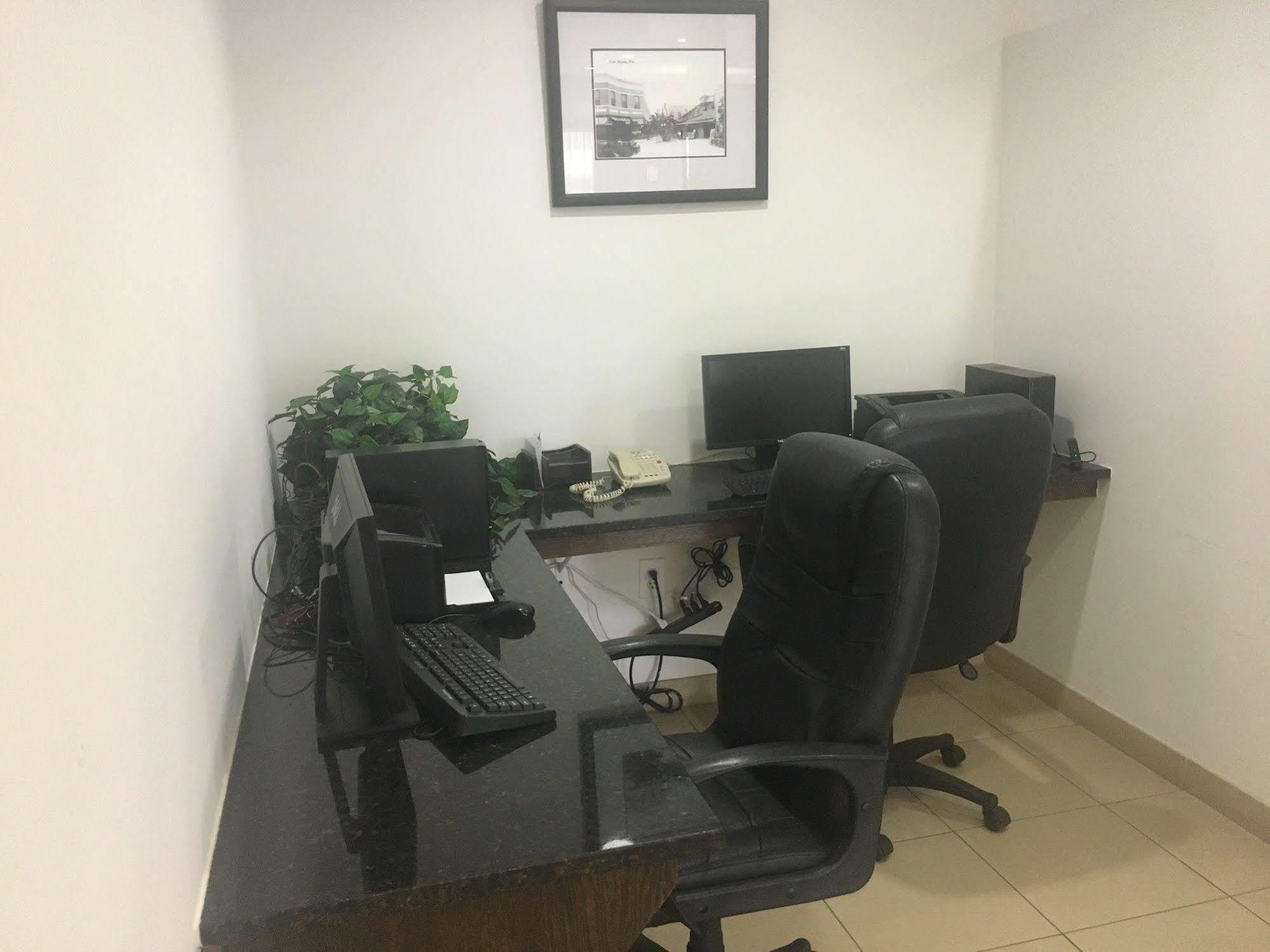 Holiday Inn - Fort Myers - Downtown Area By Ihg Bagian luar foto